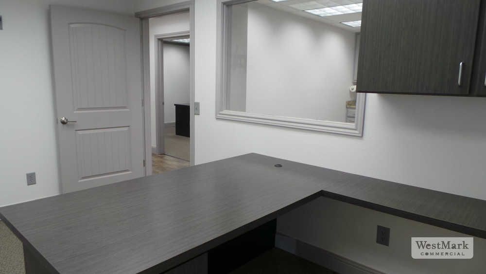 Remodeled Office Suite for Lease : 8207 Ithaca Ave, Lubbock, TX 79423